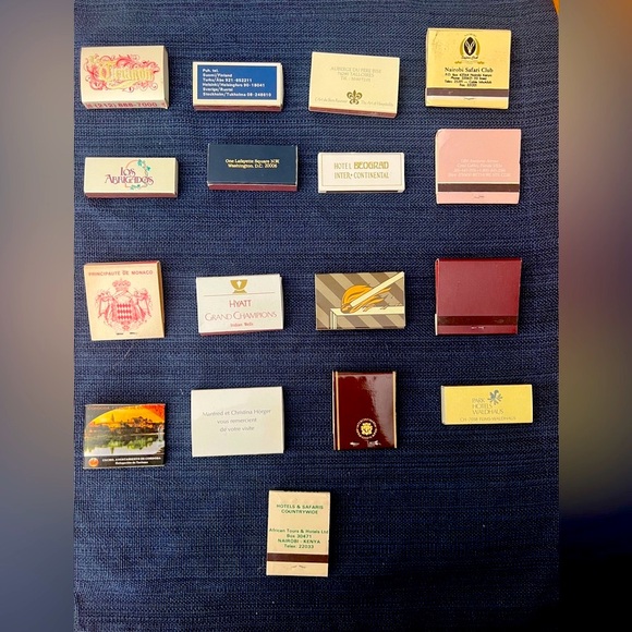 Lot of hotel themed matchbooks/boxes - Picture 2 of 3